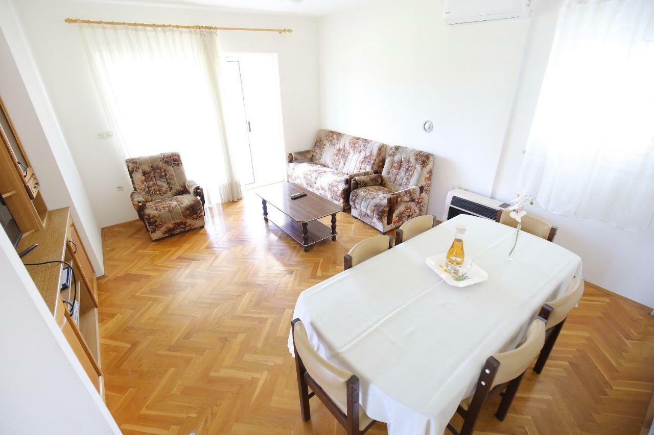 Large Gardens 2 Apartment Bibinje Exterior photo