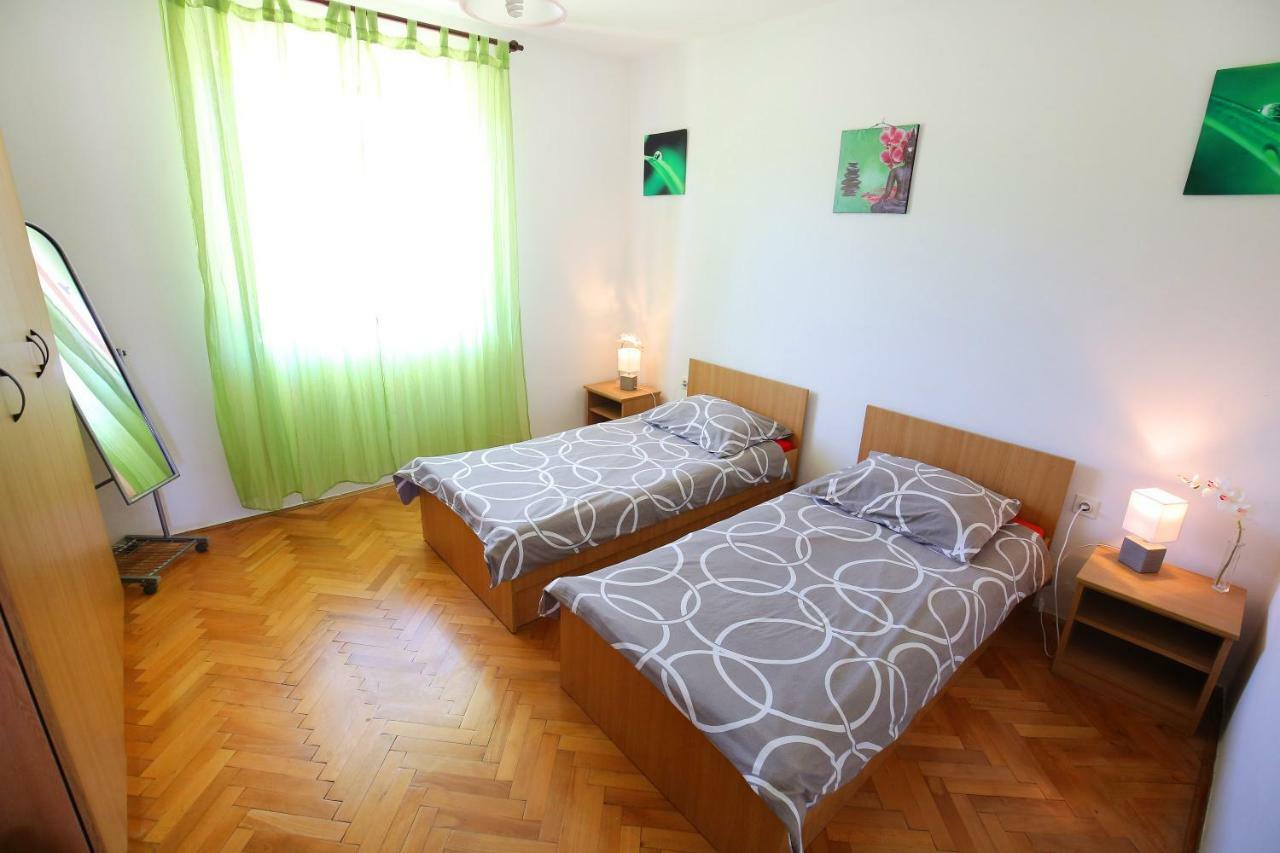 Large Gardens 2 Apartment Bibinje Exterior photo