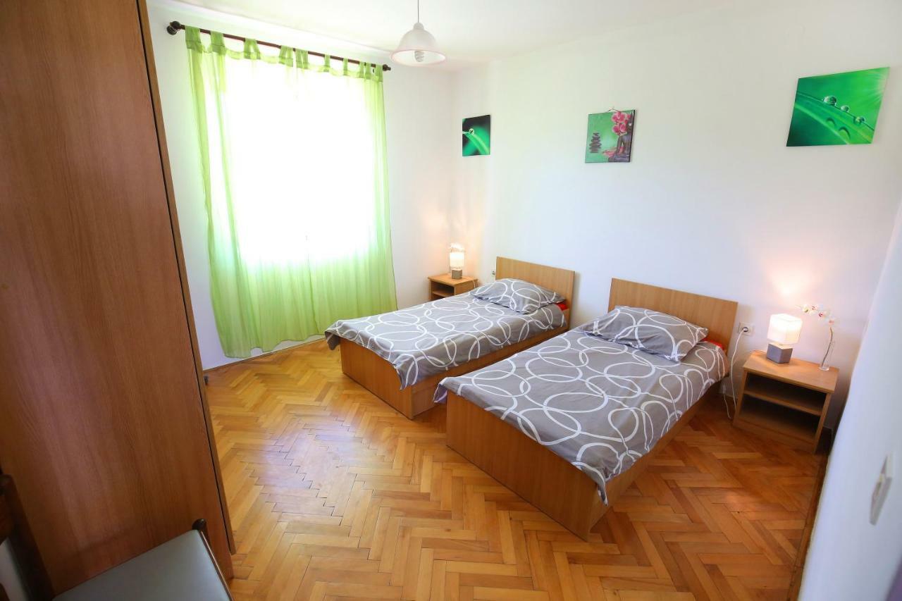 Large Gardens 2 Apartment Bibinje Exterior photo